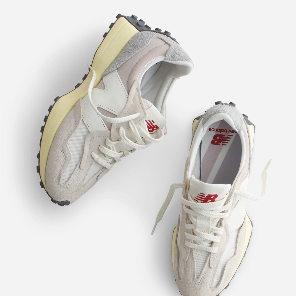 NEW BALANCE 327 in White Gray